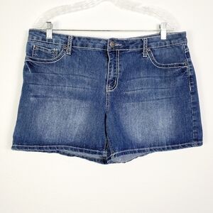 EARL JEAN DENIM SHORTS